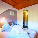 Holiday home Haus Rose *